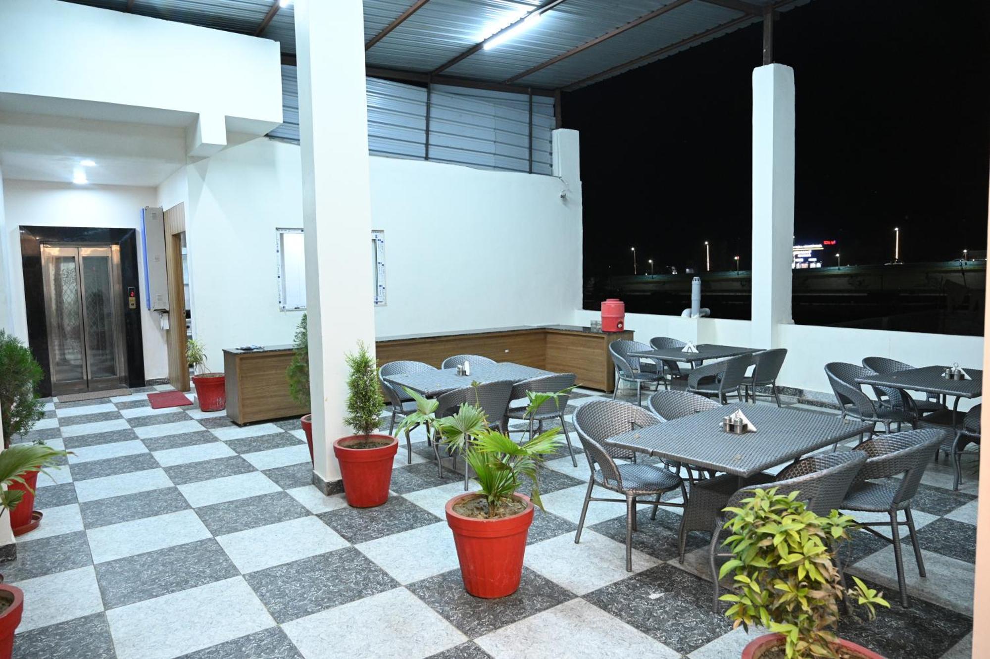 The Janki Hotel Ayodhya Екстер'єр фото